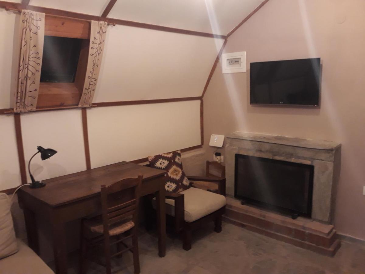 House In 2,5 Acres Near Suburban Forest. Holiday home Thessaloniki